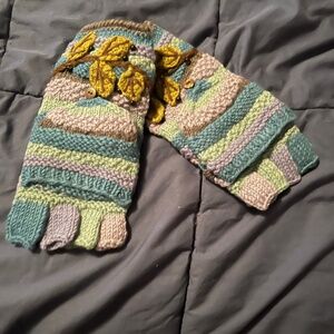 Sundance? Wool hand knit mitten/gloves blues greens